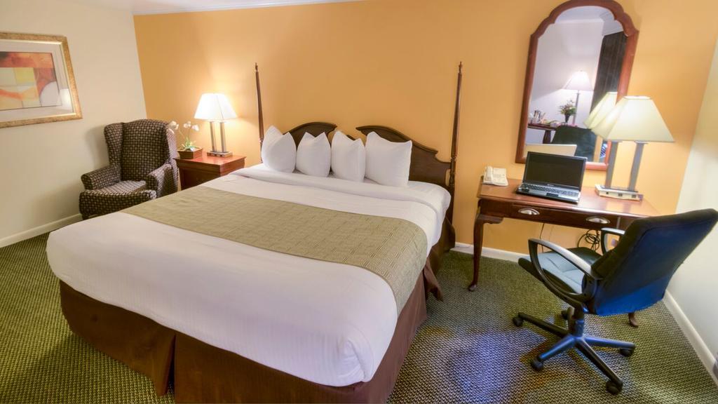 The Inn At Reading Hotel & Conference Center Номер фото