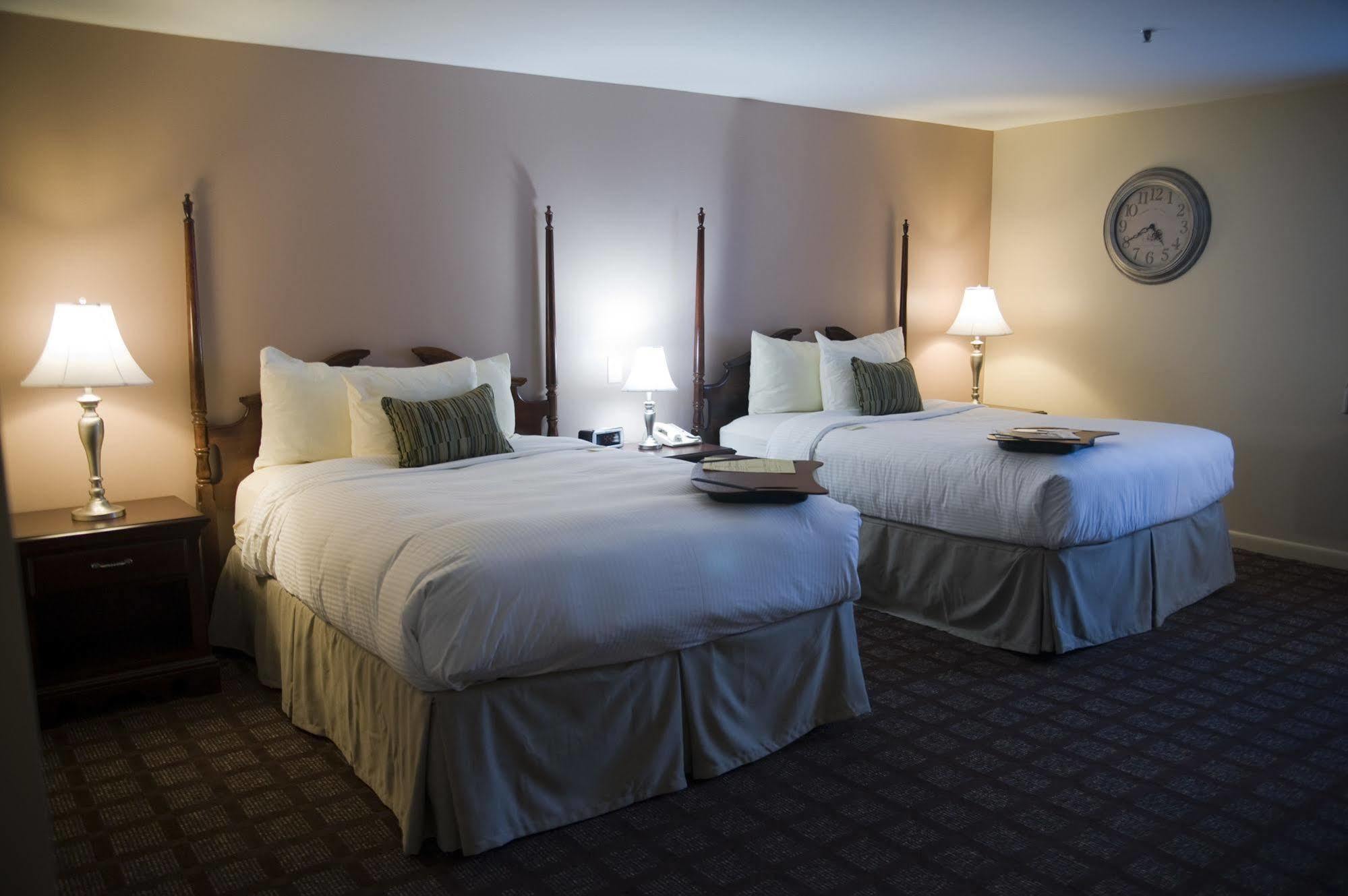 The Inn At Reading Hotel & Conference Center Экстерьер фото